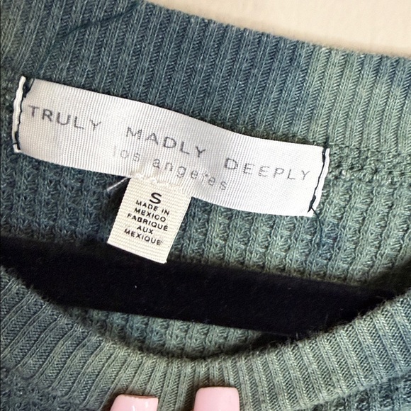 Urban Outfitters Truly Madly Deeply Ying Yang Tie Dye CropThermal Tee - Picture 3 of 6